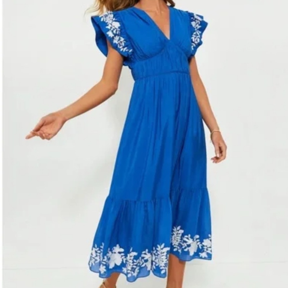 Tuckernuck Large NWT Blue Floral Embroidered Dress